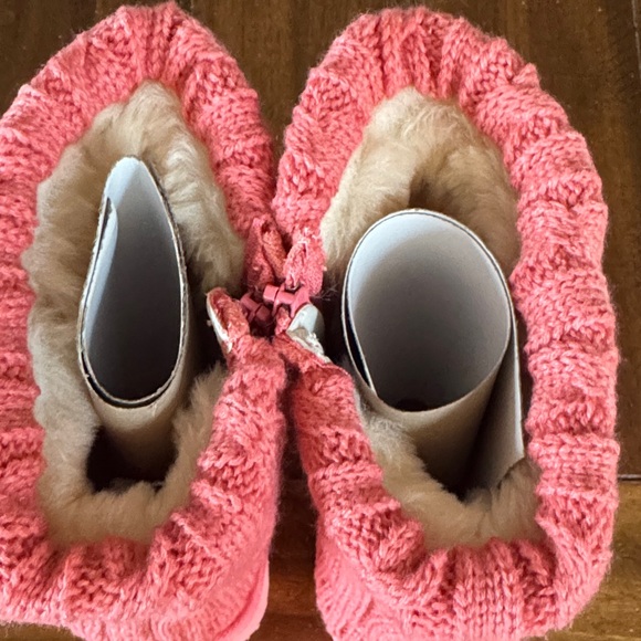 Charming Pink Cable Knit Kids Boots - Picture 9 of 9